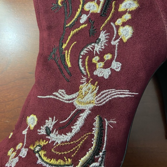 Ornate Suede Burgundy Heels - Picture 2 of 3